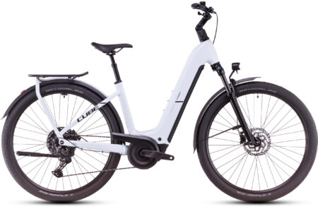 Cube Kathmandu Hybrid ONE 600 Easy Entry polarwhite´n´black