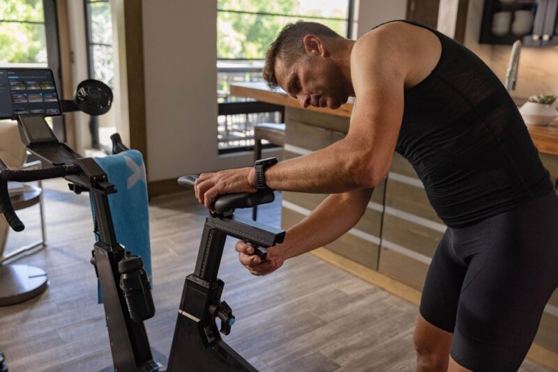 Garmin Tacx® NEO Bike Plus Heimtrainer – Bild 11